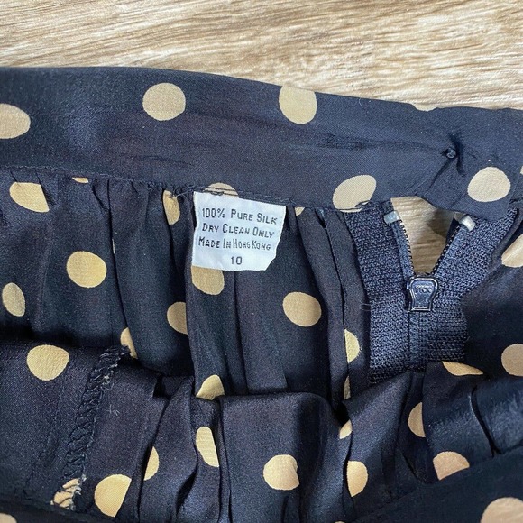 Black Beige polka dot silk pleated skirt sz 10 Pockets - Picture 3 of 6